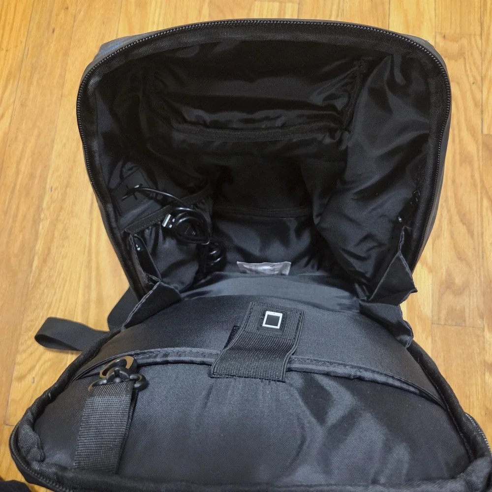 Duchamp London Anti-Theft Laptop Tablet Backpack Sleek Blue Black Design USB‎